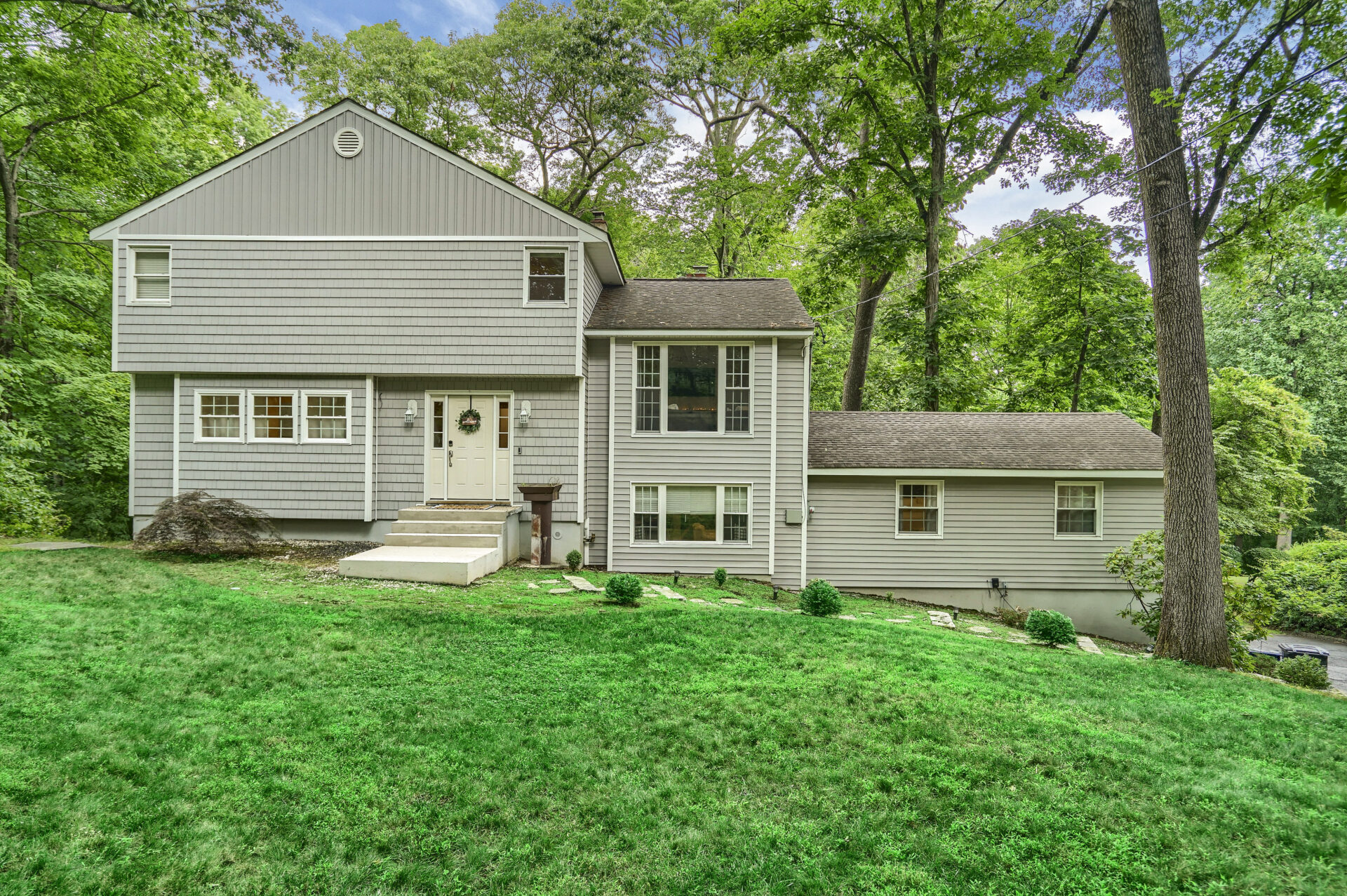 132 Park Lane, West Harrison NY 10604 For Sale